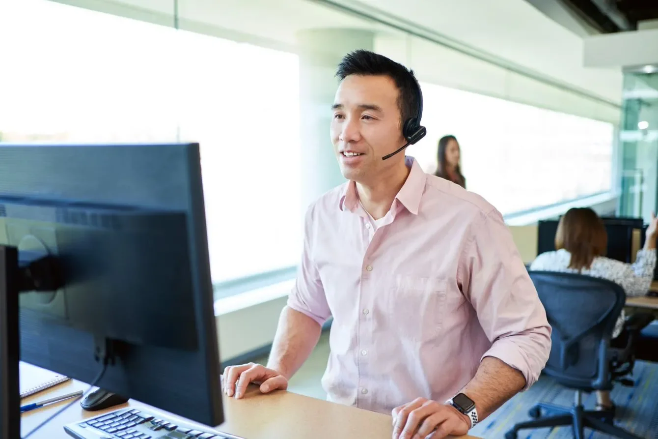 call center operator at desk