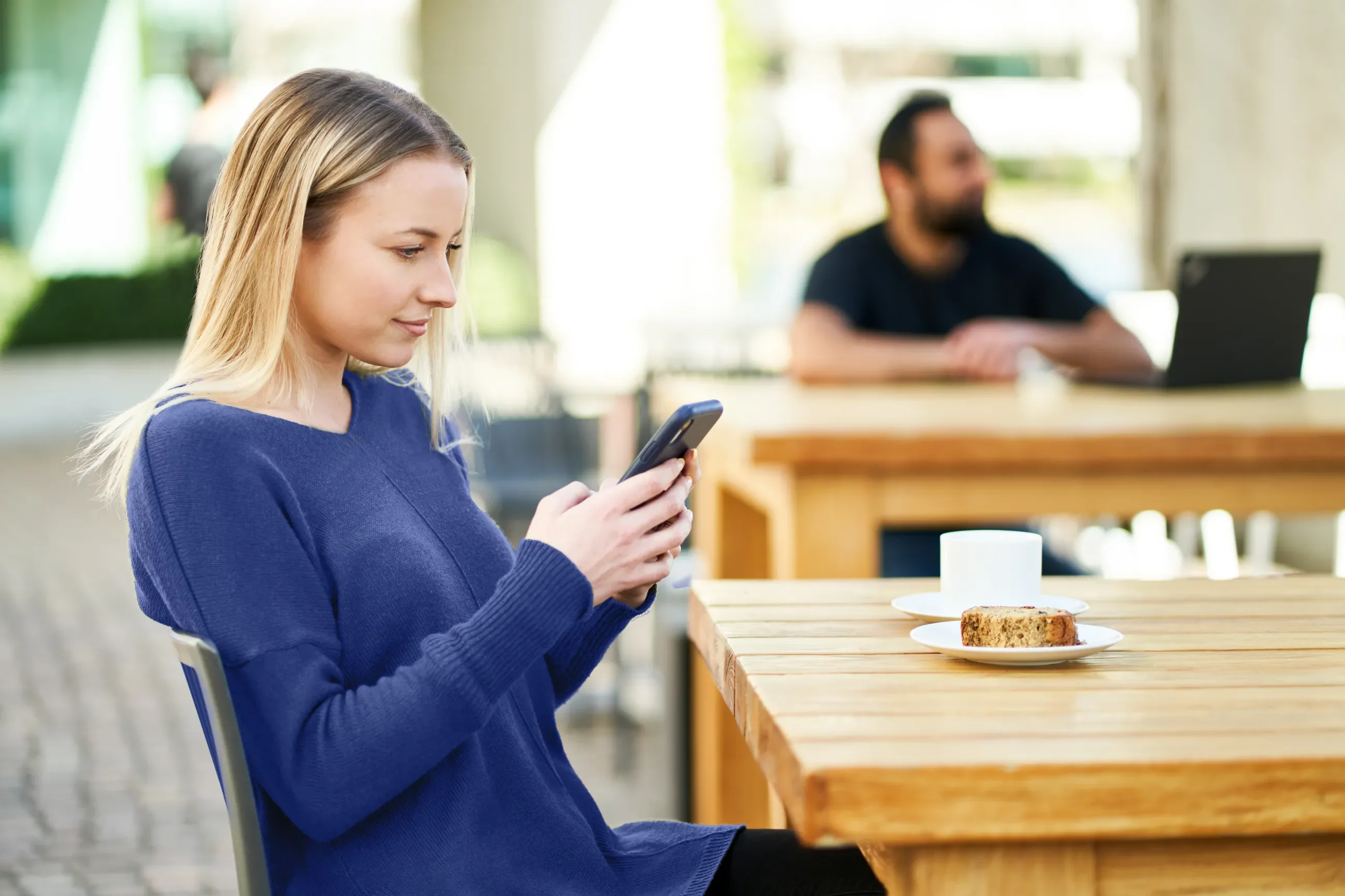 Women in cafe