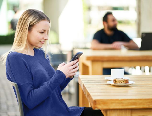 Women in cafe